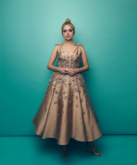 Aimee Lou Wood high quality pornstar images