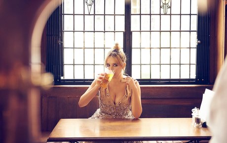 Aimee Lou Wood star pornographic image