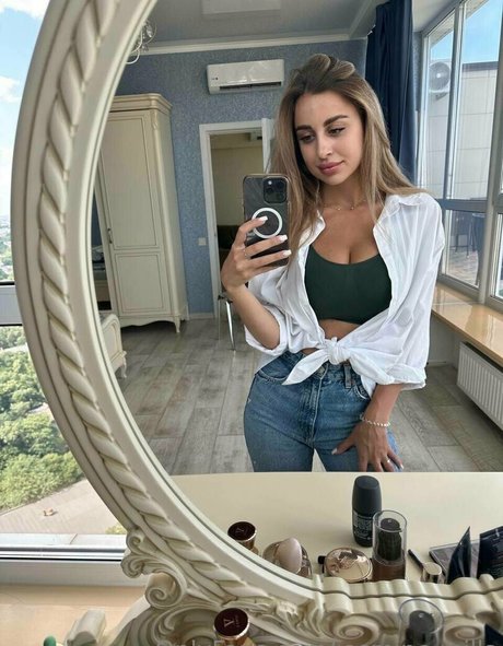 blonde small tits onlyfans exclusive pics