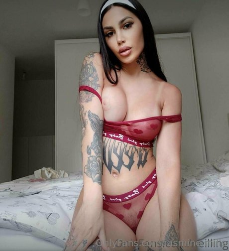 Jasmine Mills model pretty archive