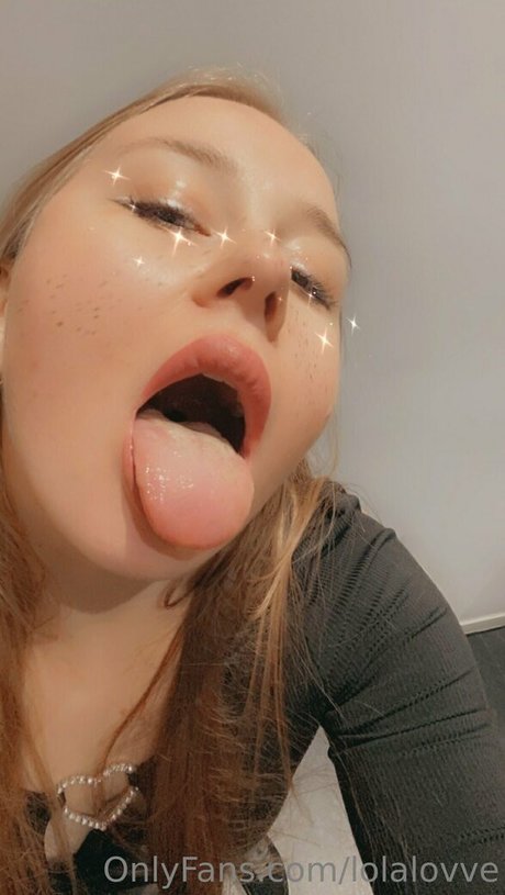 lolalovve sex pornstar gallery