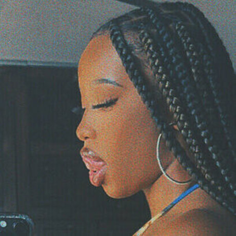 IeshaMarie20 xxx star photo