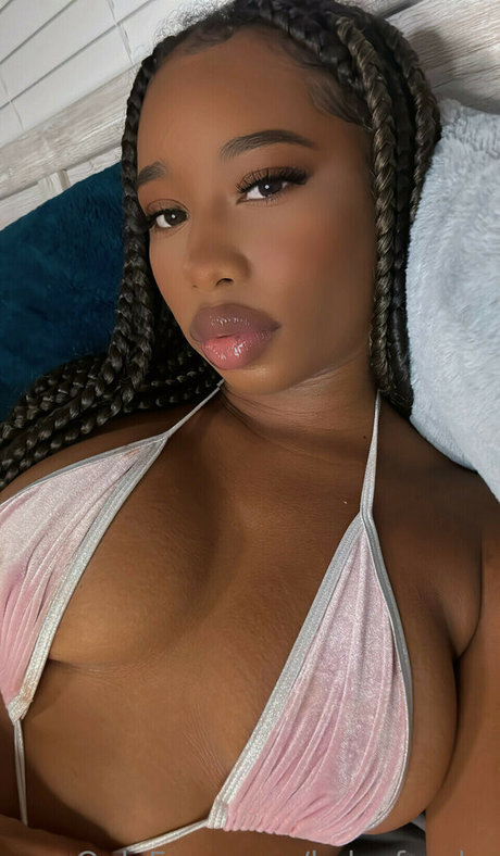 IeshaMarie20 nice actress image