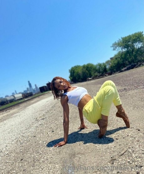 niaaliyah best model picture