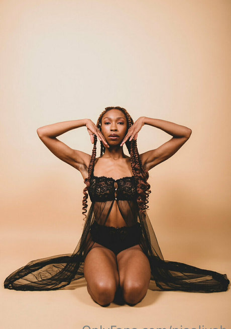 niaaliyah sex model pics