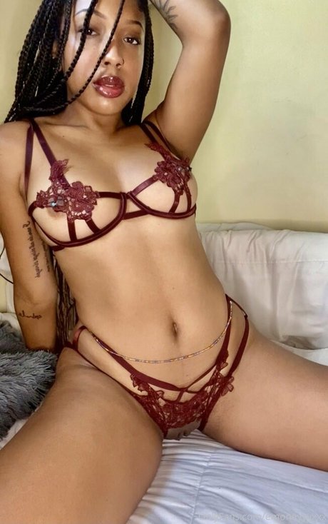 coochiecream xxx pornstar photo