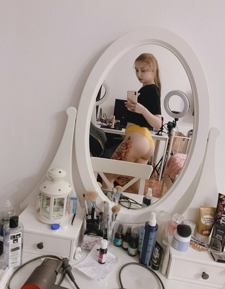 aliselis nudes model galleries