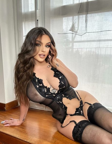 Abisssh perfect model picture