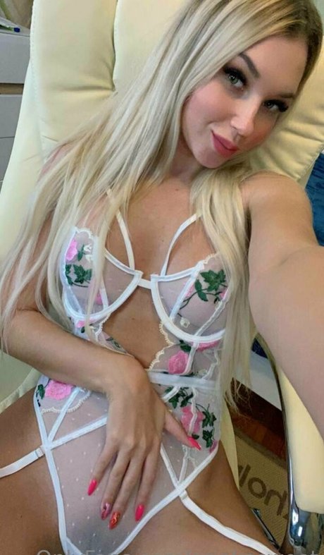 Arinkasweet top star picture