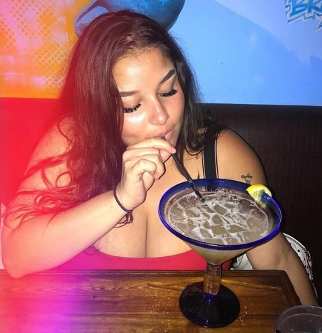 Ilianna model xxx image