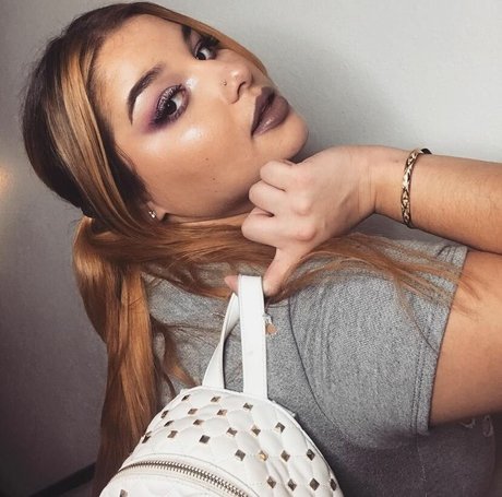 Ilianna pretty actress gallery