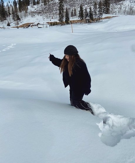 Ilianna model hot archive