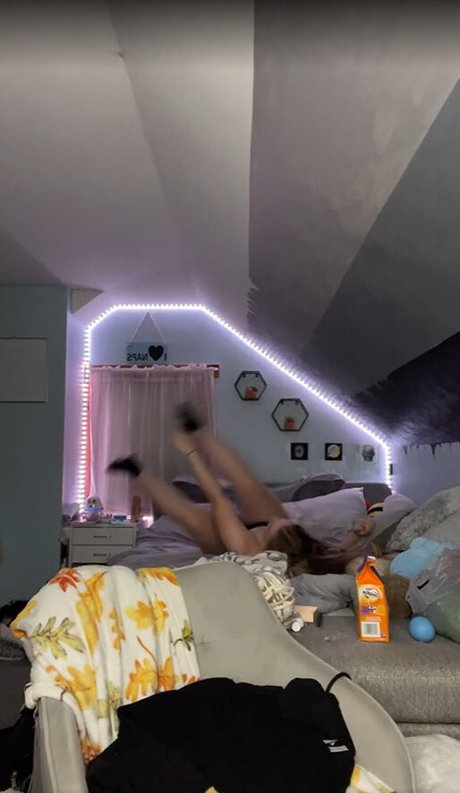 Emily L star top galleries