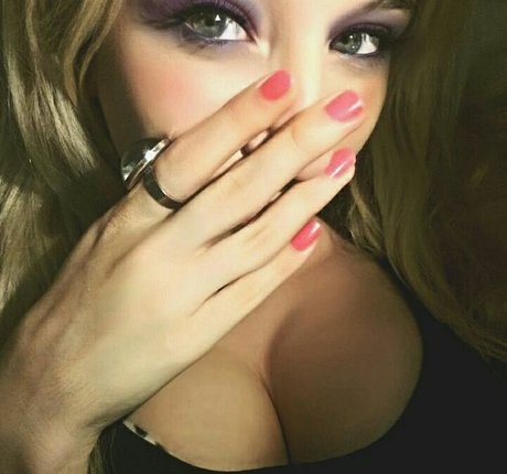 Mireia Rodriguez star photos