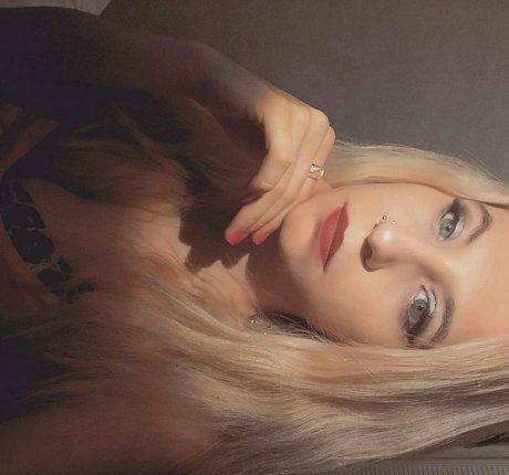 Mireia Rodriguez erotic pornstar images