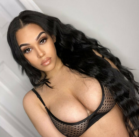 neljassenia sexy model pictures