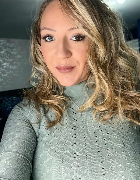 Mrs Nicole nice star pictures