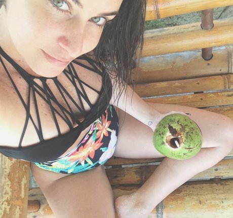 Larissa Erthal top actress photos