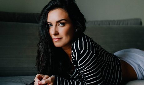 Larissa Erthal model porn photos