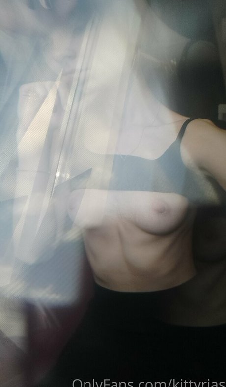 Kitty Rias pornographic model photo