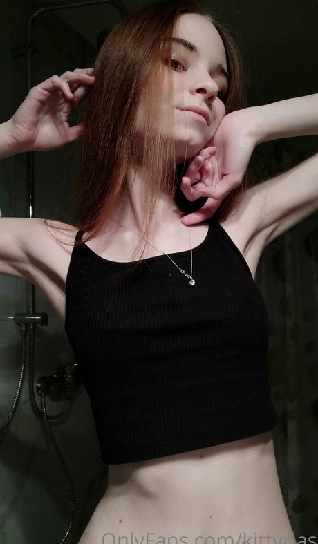 Kitty Rias naked model pic