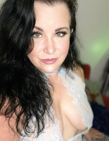 evparrish beautiful actress images