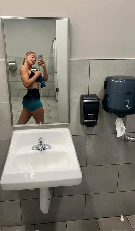 caya2004 nice actress photos