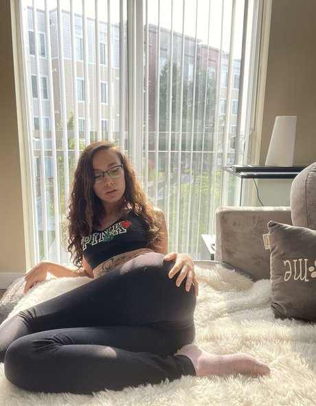 Lexi Lynx model erotic picture