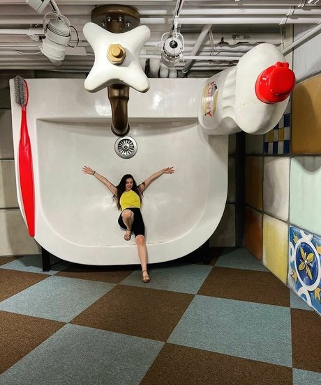 brown onlyfans beautiful naked picture