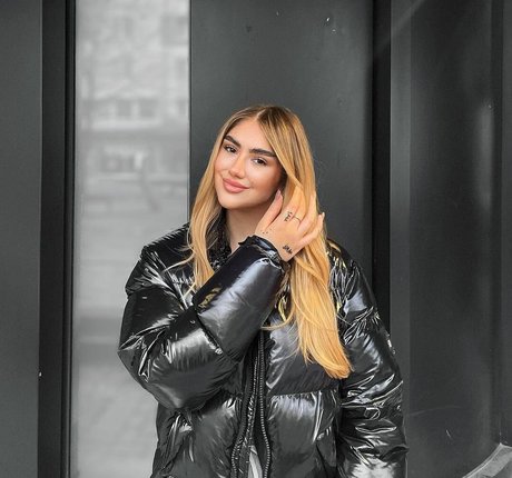 lisa straube pornstar art photos