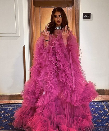 lisa straube exclusive actress galleries