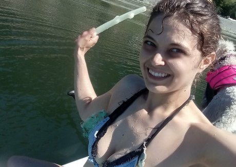 doitwithdaisy naked actress gallery