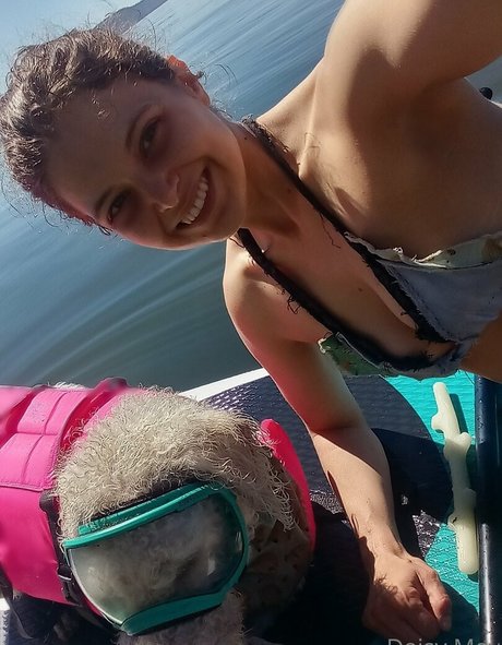 doitwithdaisy hot model image