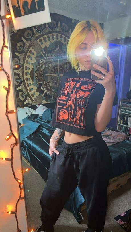 18 year old onlyfans free naked pic