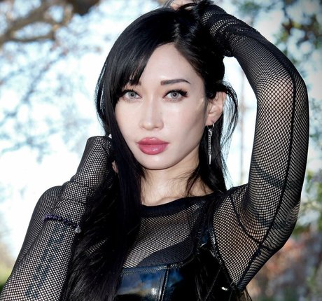 DJ HEAVYGRINDER xxx actress pictures