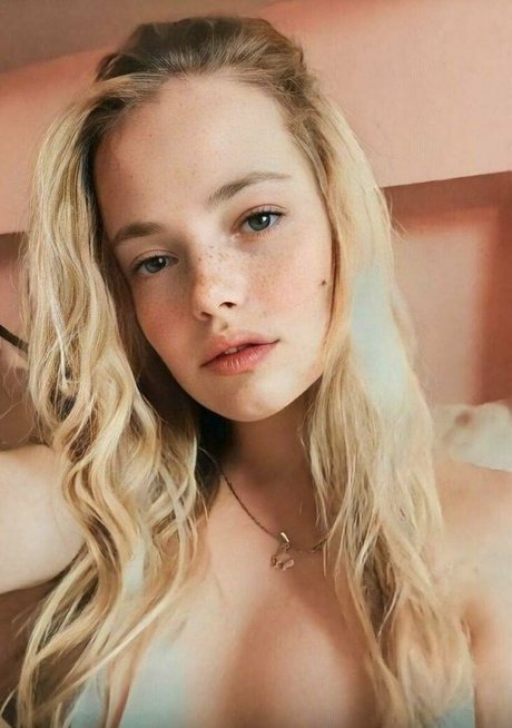 lit1le kitty1 model sexy image