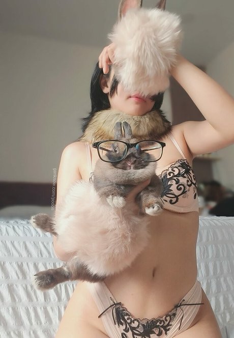 Poon Wrunya art star photo