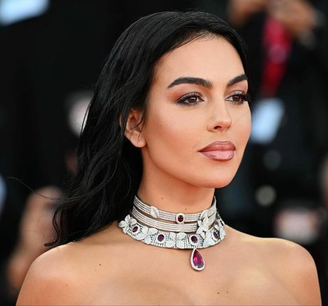 Georgina Rodriguez star naked archive