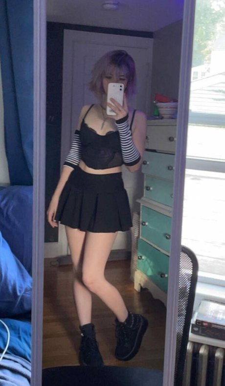 Cultarr pretty model img