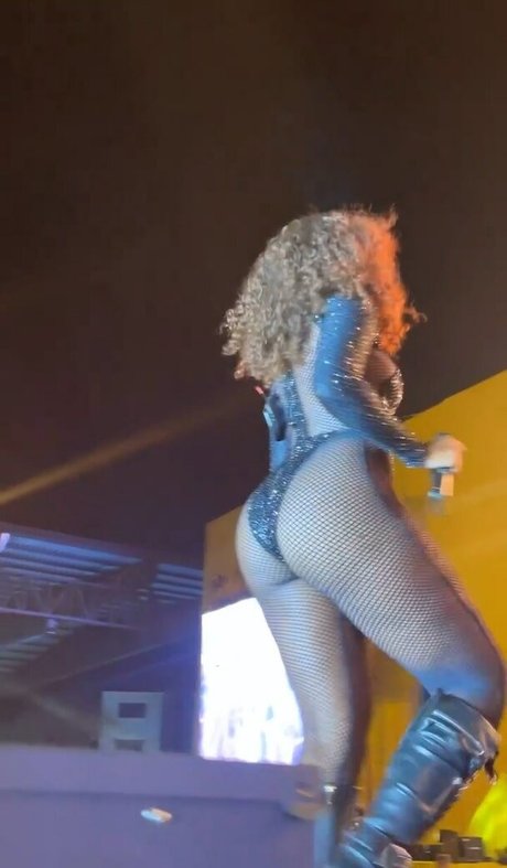 two onlyfans beautiful images