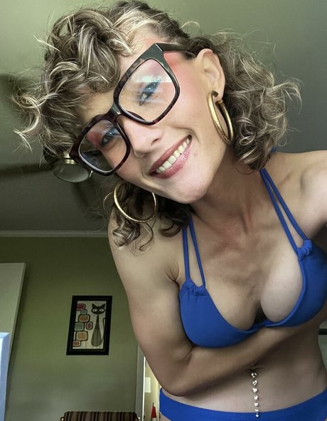 Ahanu Reed nude model archive