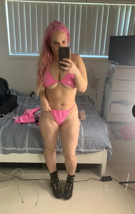 Shazza McKenzie exclusive actress pic