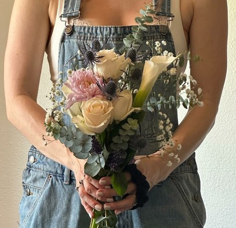 shemale handjob onlyfans top picture