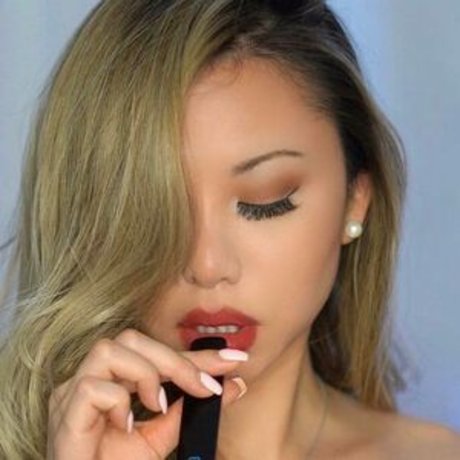 KimmiLux adult star picture