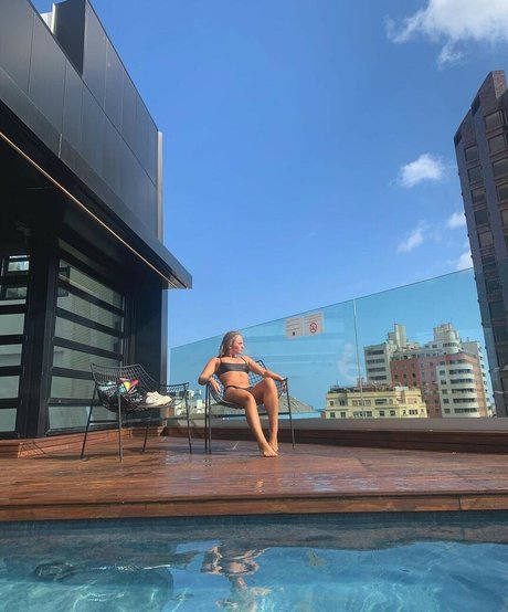 Axelle Maga nice model img