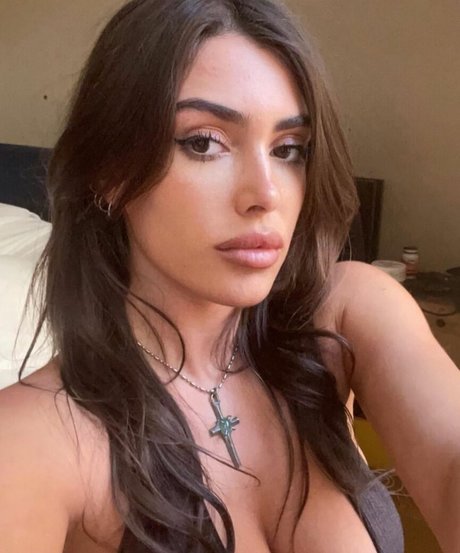 Bianca Censori pornstar naked images