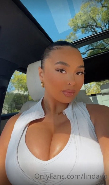 Linda Vo porn model pics