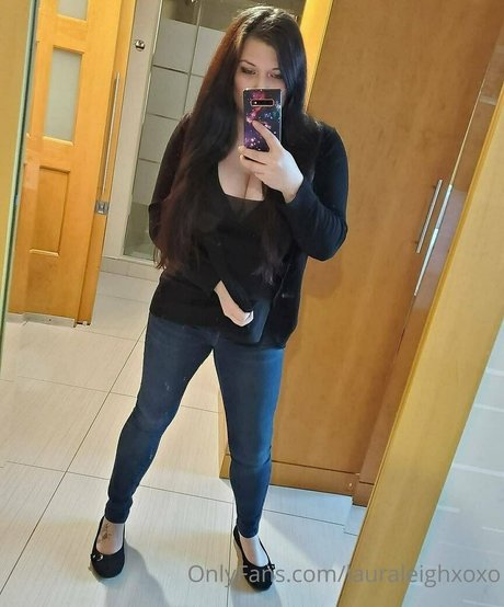 lauraleighxoxo Quick photo