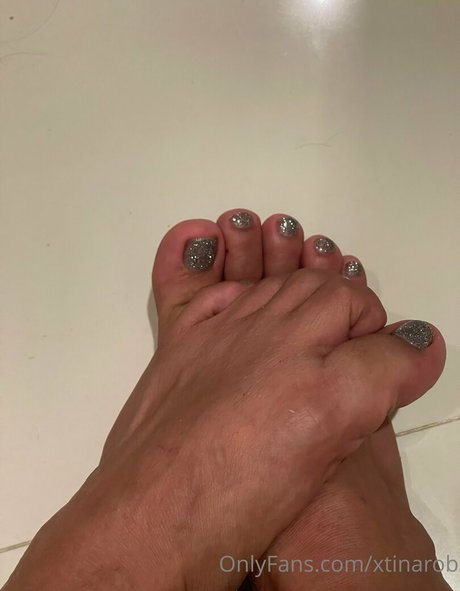 xtinarob nude actress archive