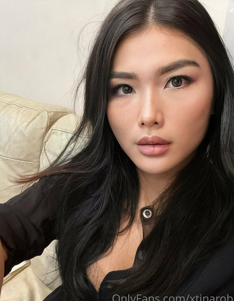 xtinarob naked pornstar gallery